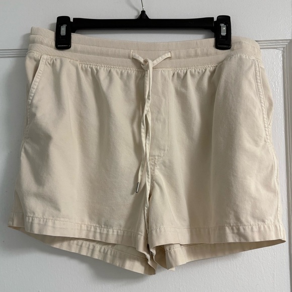 GAP women’s cream elastic tie waist shorts size medium - Picture 1 of 8